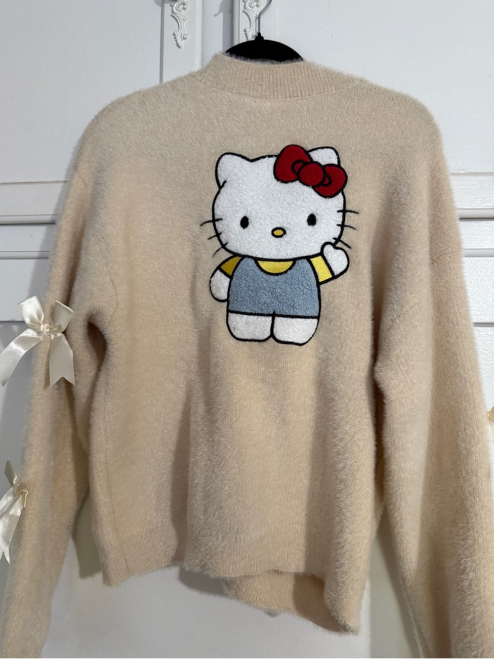 Hello Kitty and Friends Cream Cardigan with Embroidered Logo- size Medium - Picture 2 of 5